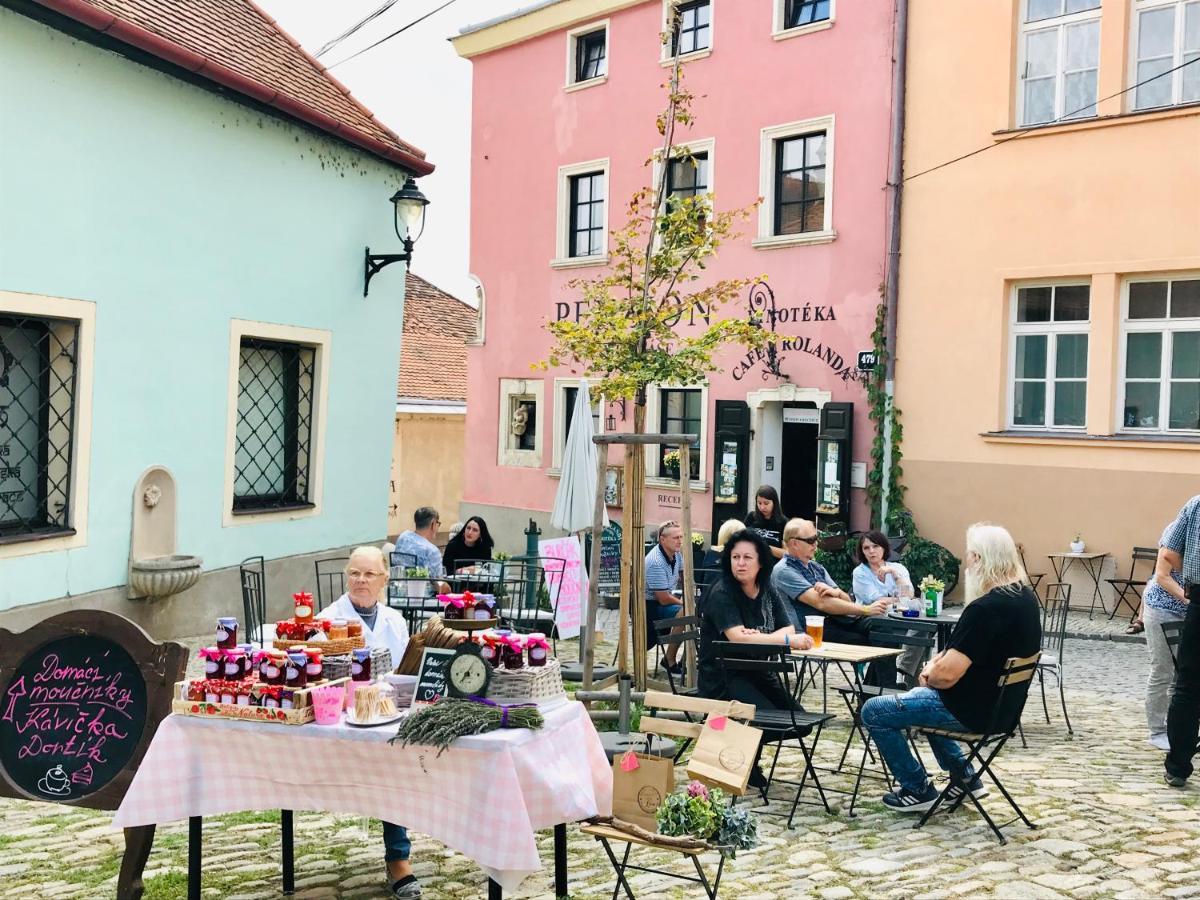 Boutique Apartments U Rolanda, Mikulasske Namesti Znojmo Eksteriør billede
