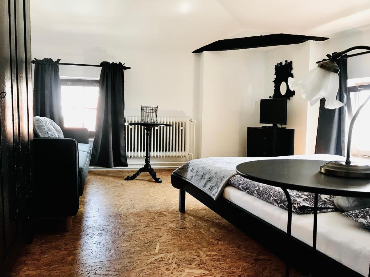 Boutique Apartments U Rolanda, Mikulasske Namesti Znojmo Eksteriør billede