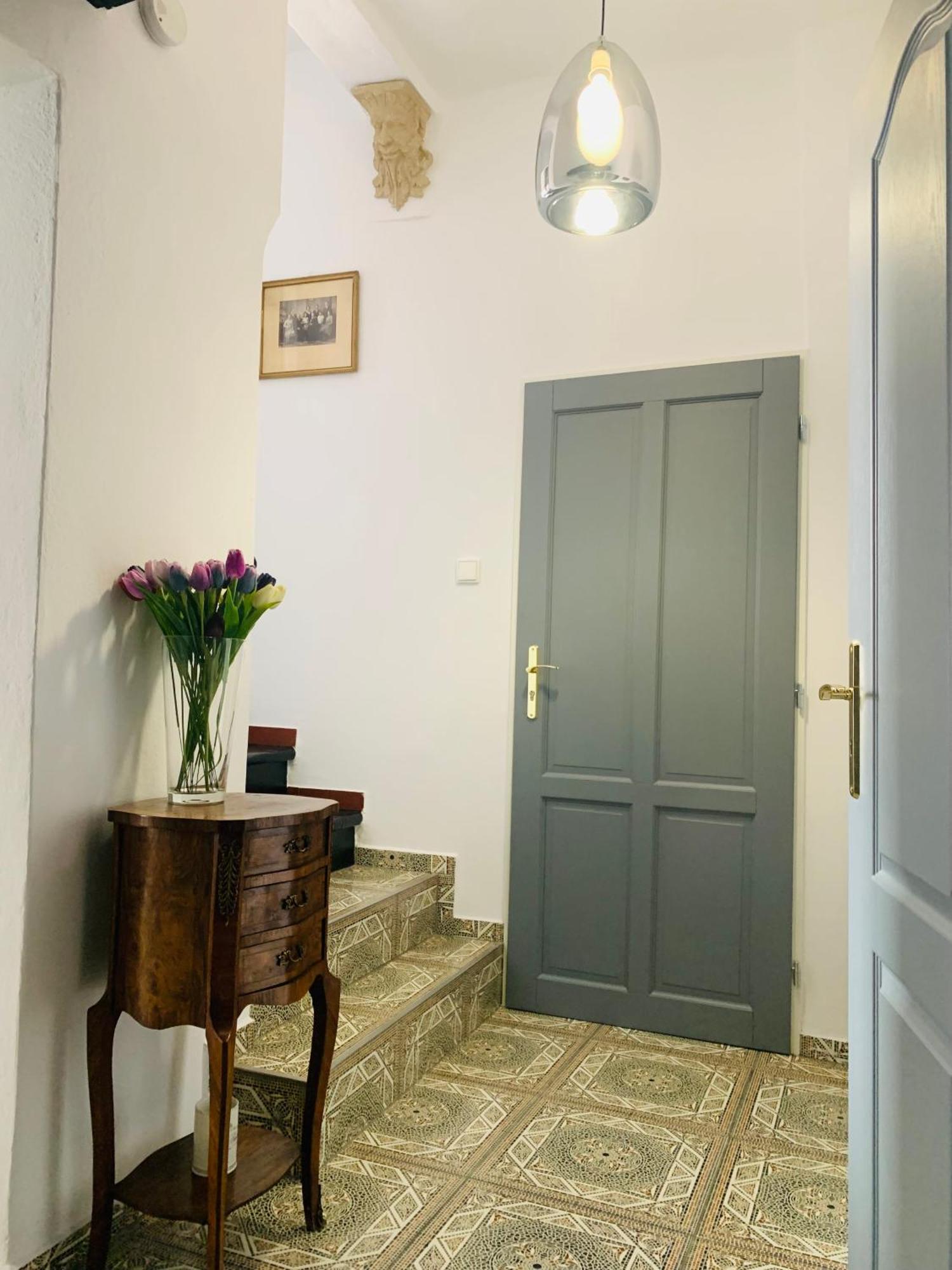 Boutique Apartments U Rolanda, Mikulasske Namesti Znojmo Eksteriør billede