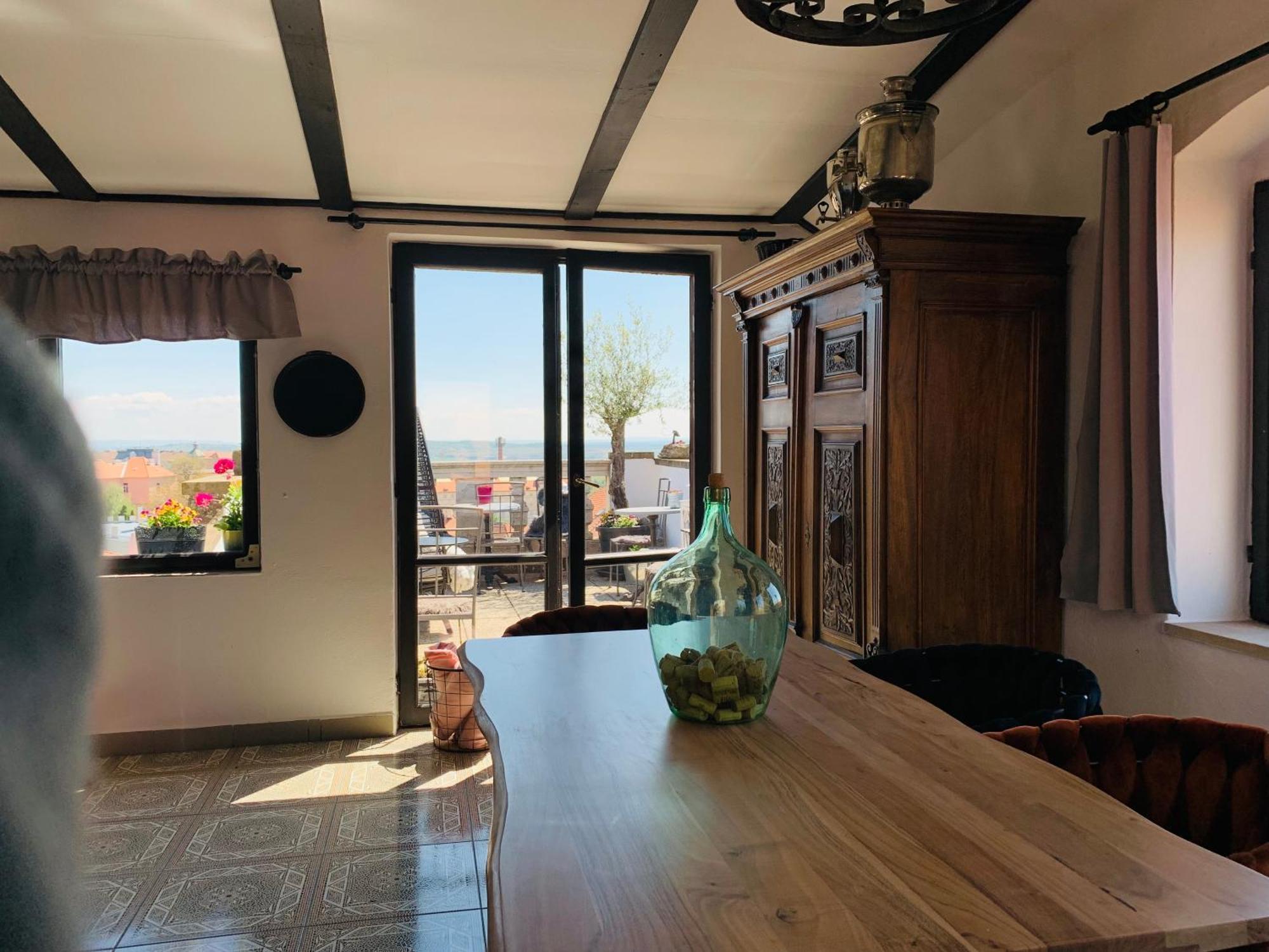 Boutique Apartments U Rolanda, Mikulasske Namesti Znojmo Eksteriør billede