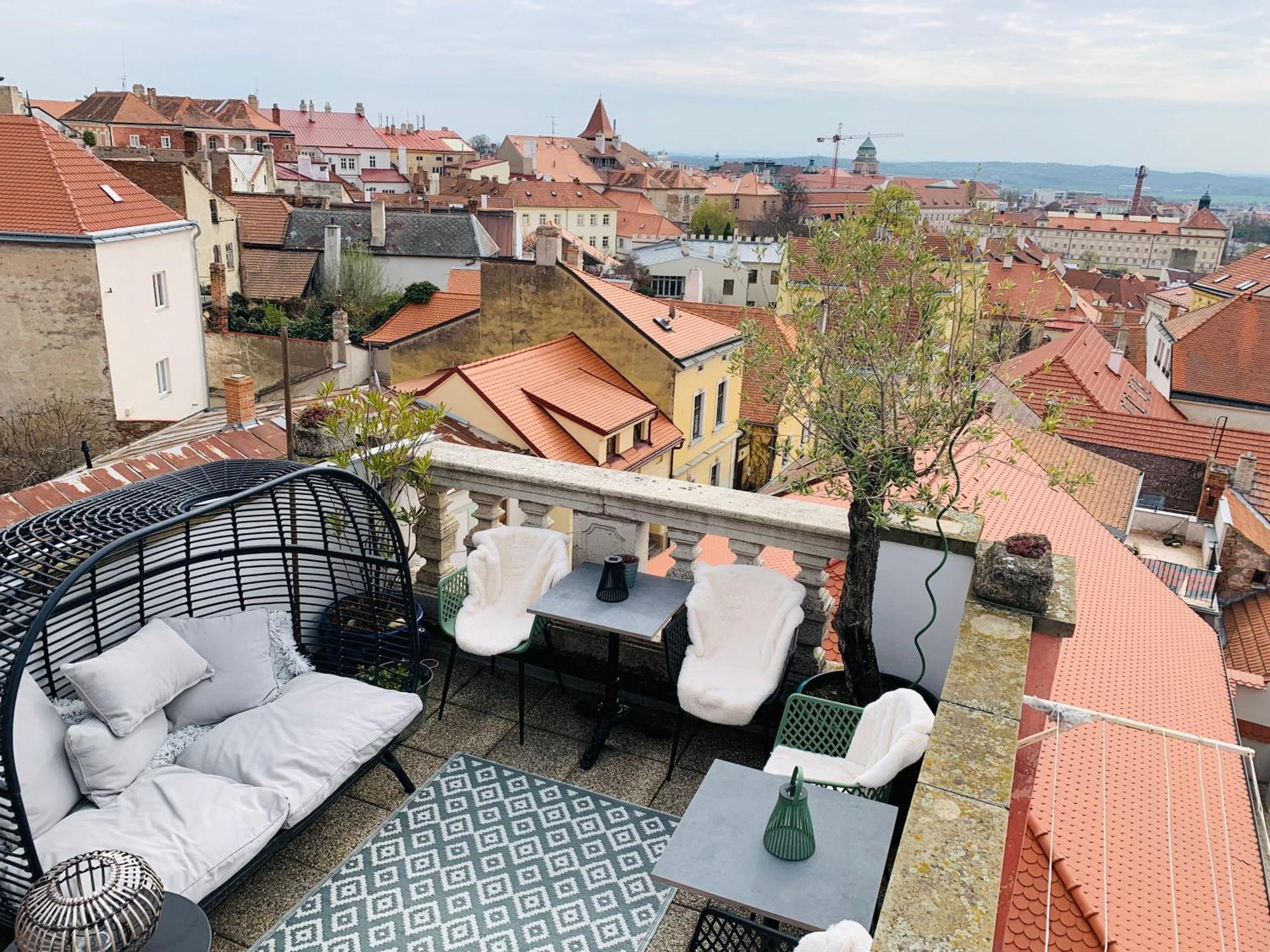 Boutique Apartments U Rolanda, Mikulasske Namesti Znojmo Eksteriør billede