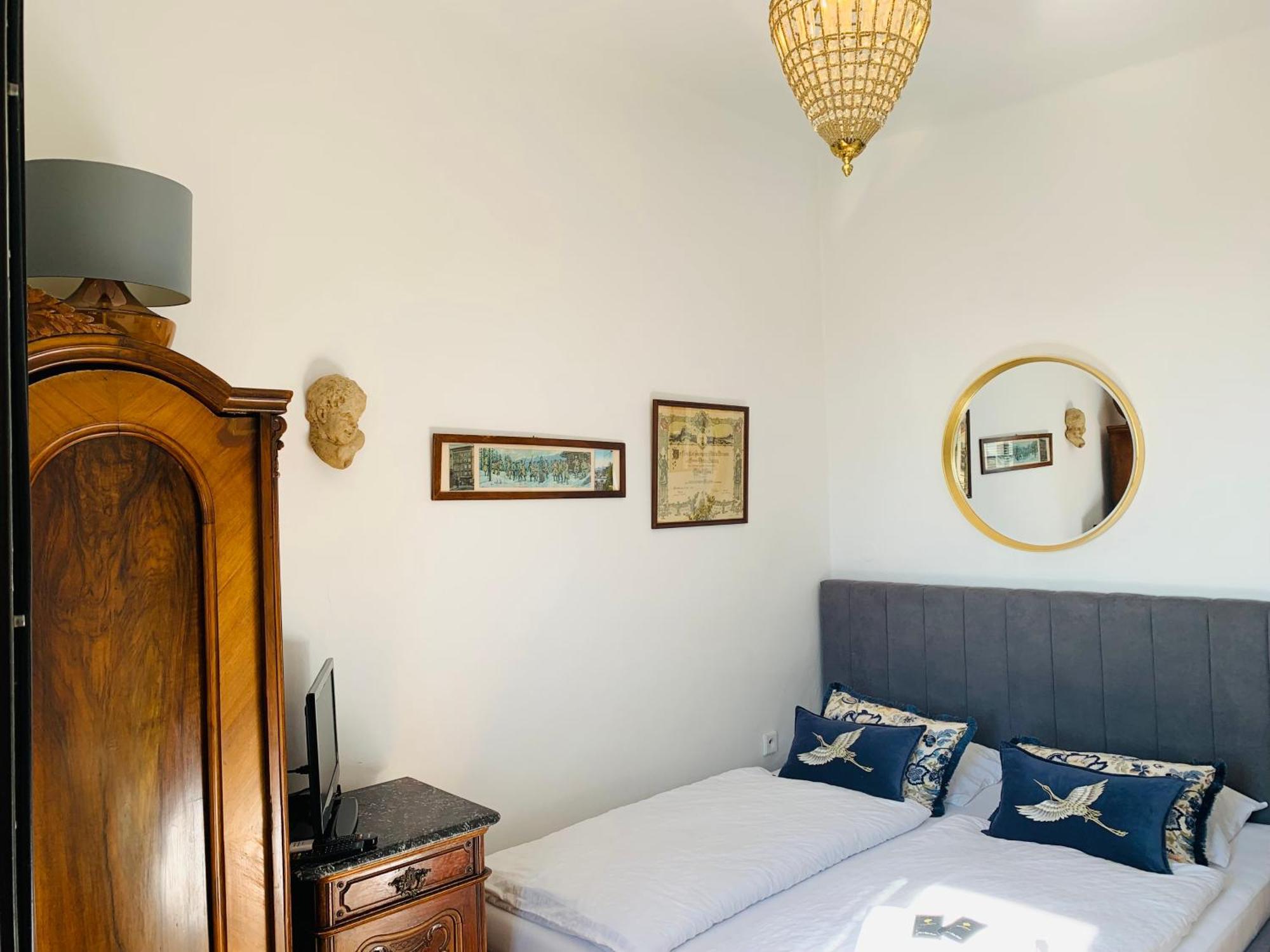 Boutique Apartments U Rolanda, Mikulasske Namesti Znojmo Værelse billede