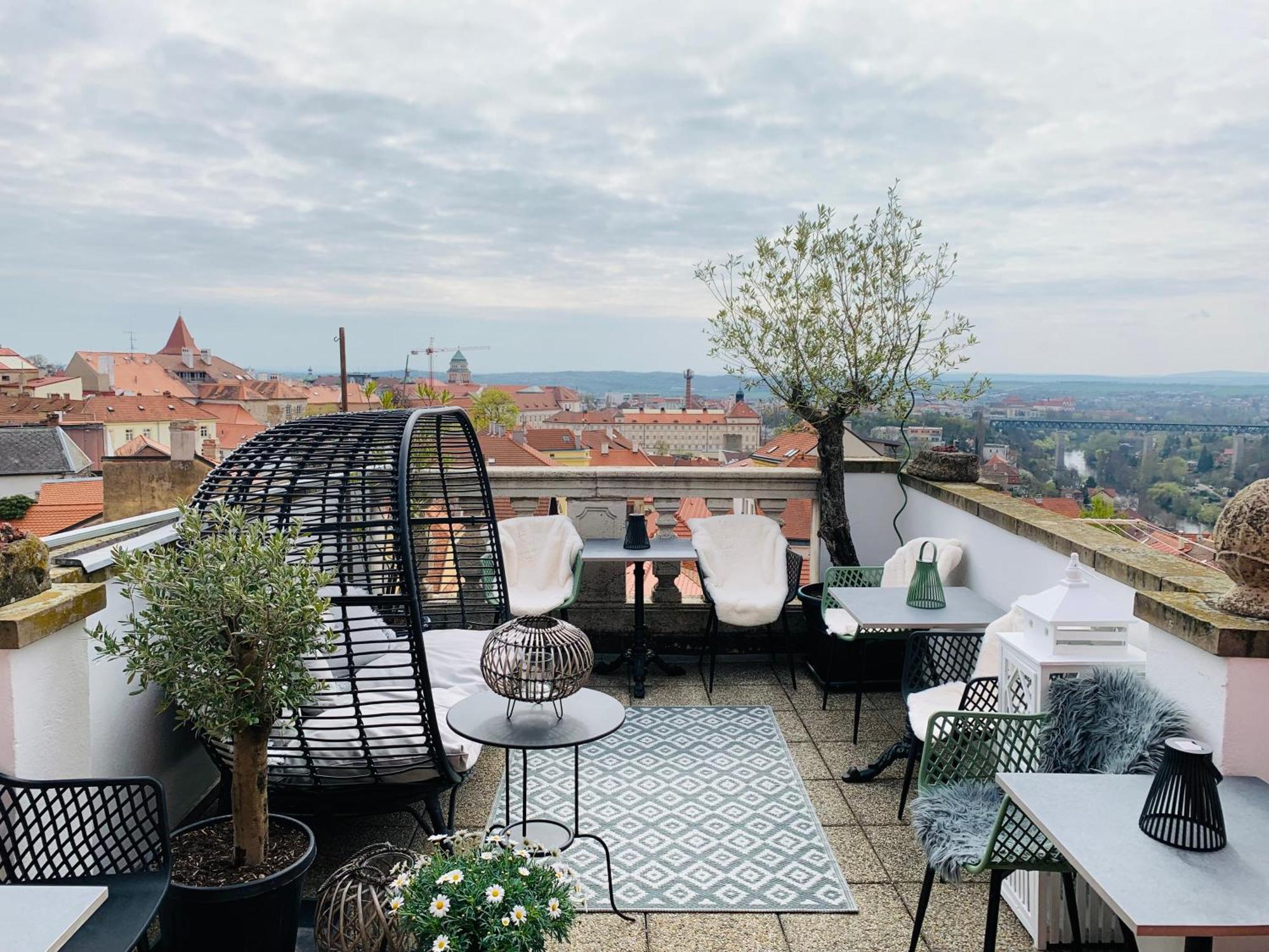 Boutique Apartments U Rolanda, Mikulasske Namesti Znojmo Eksteriør billede