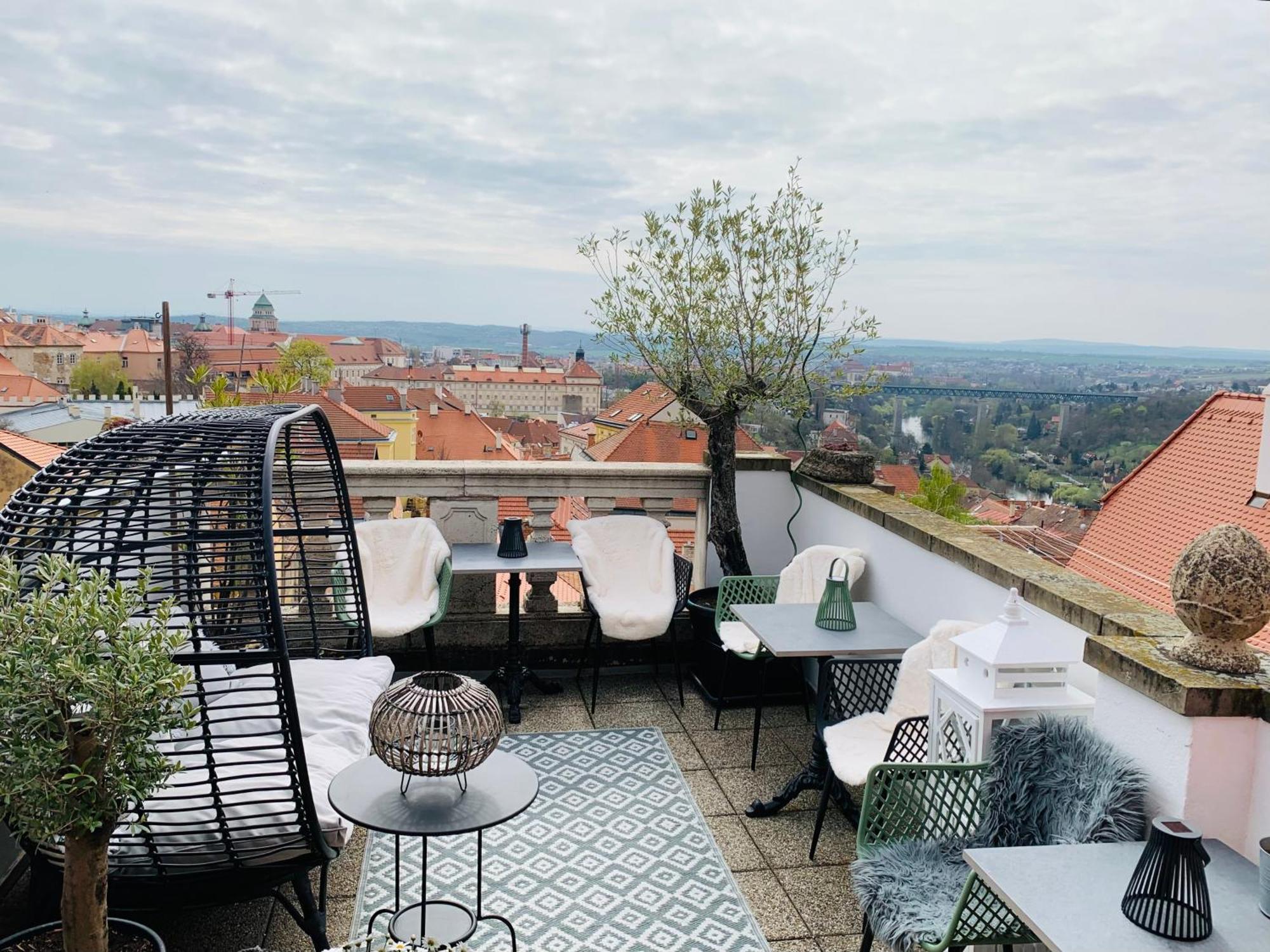 Boutique Apartments U Rolanda, Mikulasske Namesti Znojmo Eksteriør billede