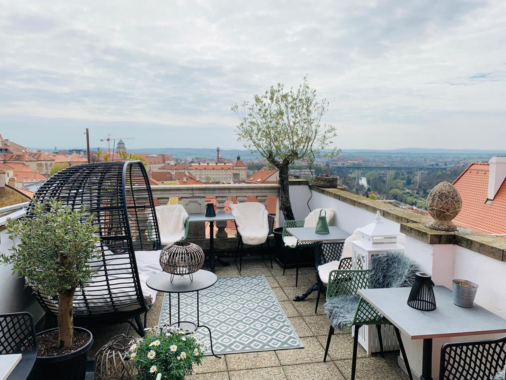 Boutique Apartments U Rolanda, Mikulasske Namesti Znojmo Eksteriør billede