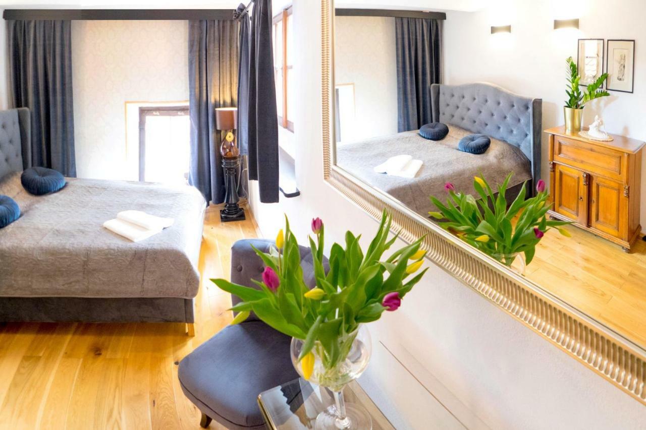 Boutique Apartments U Rolanda, Mikulasske Namesti Znojmo Eksteriør billede